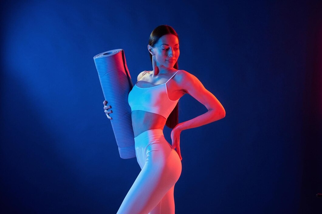 Fitness vrouw met yoga mat